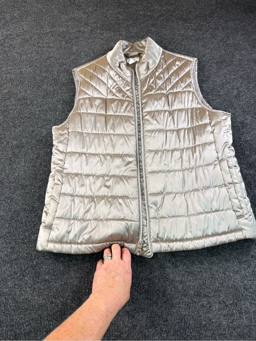 Westport Light Silver Quilted Packable Puffer Vest - Women